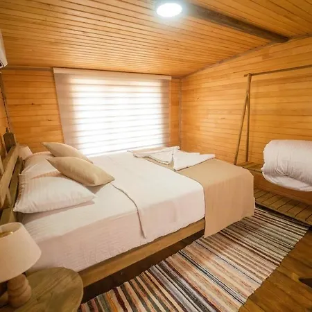 Tiny Timber Hotel